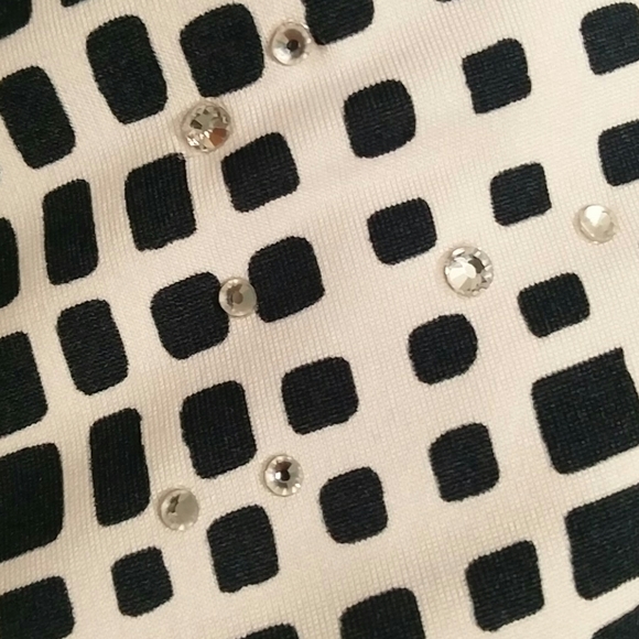 Crystal sparkle geo print sleeveless top - Picture 5 of 6